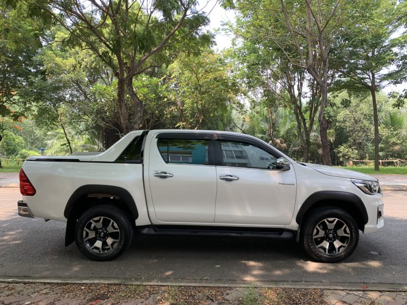 toyota hilux 2019 2 cầu 2.8at