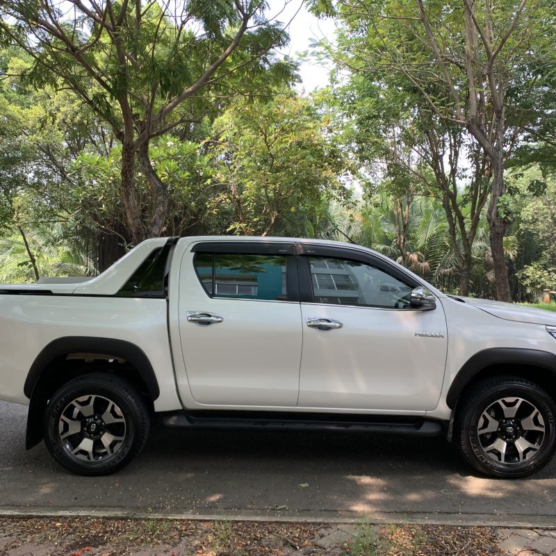 toyota hilux 2019 2 cầu 2.8at