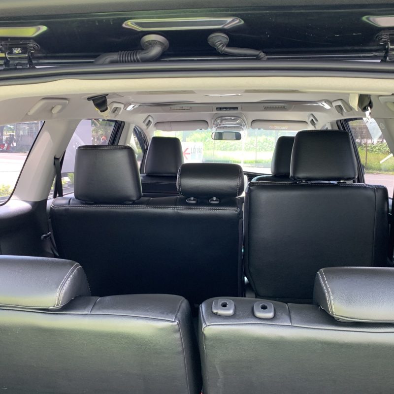 toyota innova venturer 2019 màu đen giá tốt