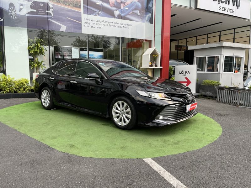 toyota camry 2.0 2020 đen gia đình dùng
