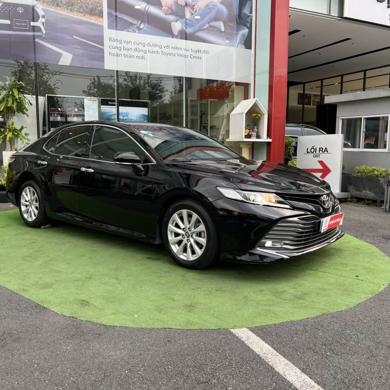 toyota camry 2.0 2020 đen gia đình dùng
