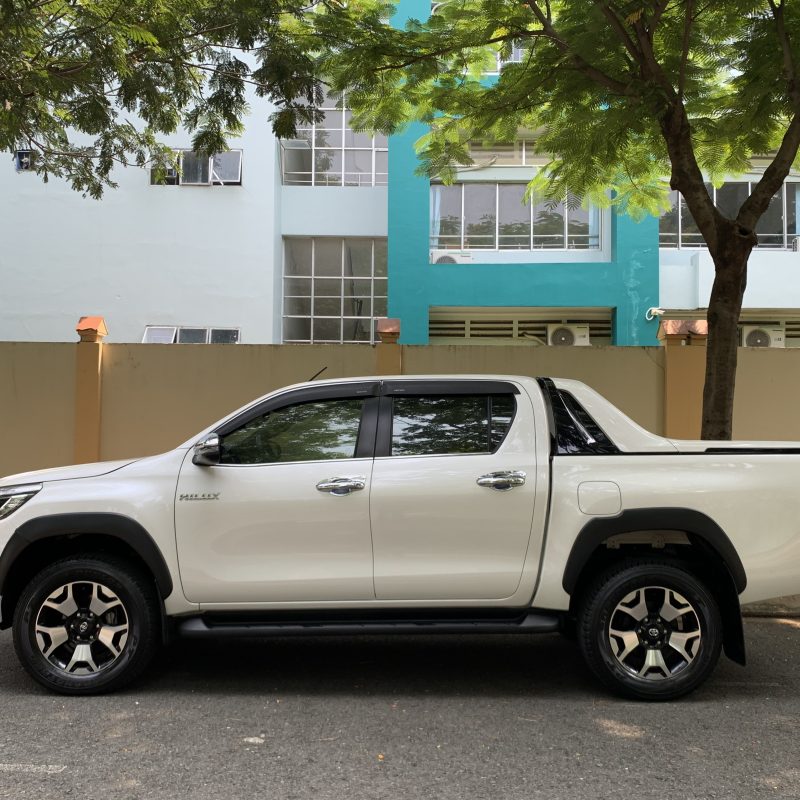 toyota hilux 2019 2 cầu 2.8at
