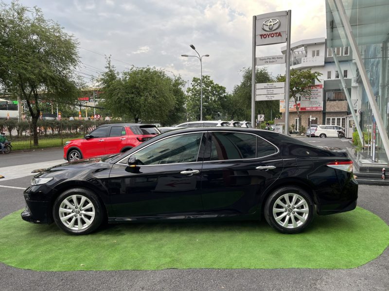 toyota camry 2.0 2020 đen gia đình dùng