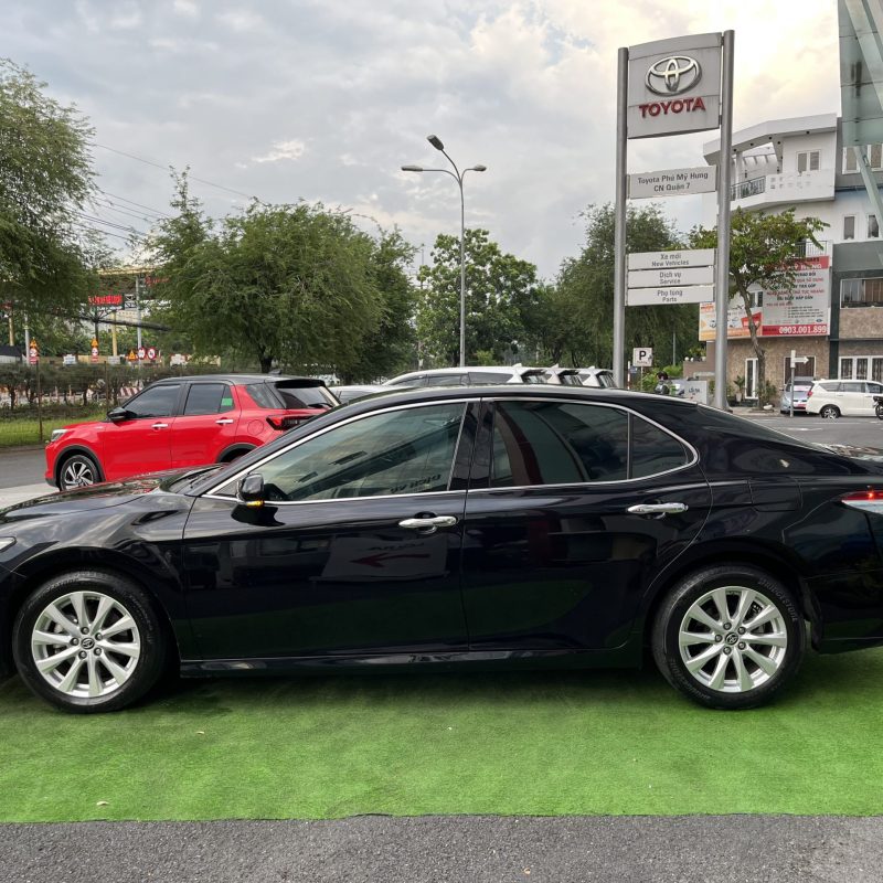 toyota camry 2.0 2020 đen gia đình dùng