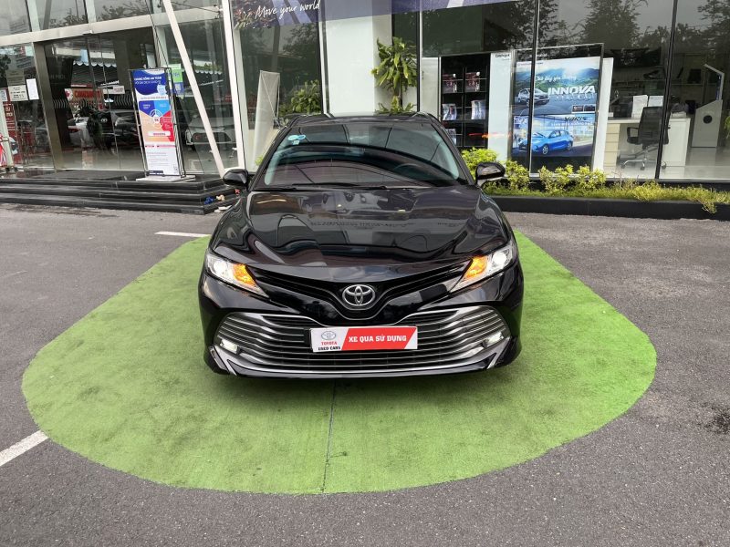 toyota camry 2.0 2020 đen gia đình dùng