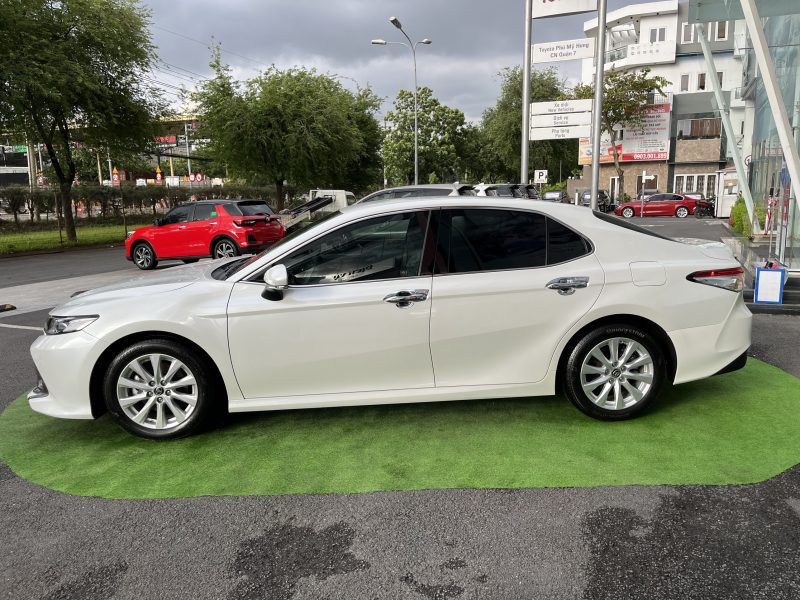 toyota camry 2.0 2020 siêu lướt