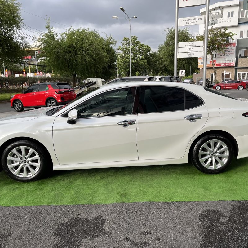 toyota camry 2.0 2020 siêu lướt