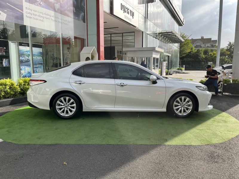 toyota camry 2.0 2020 siêu lướt