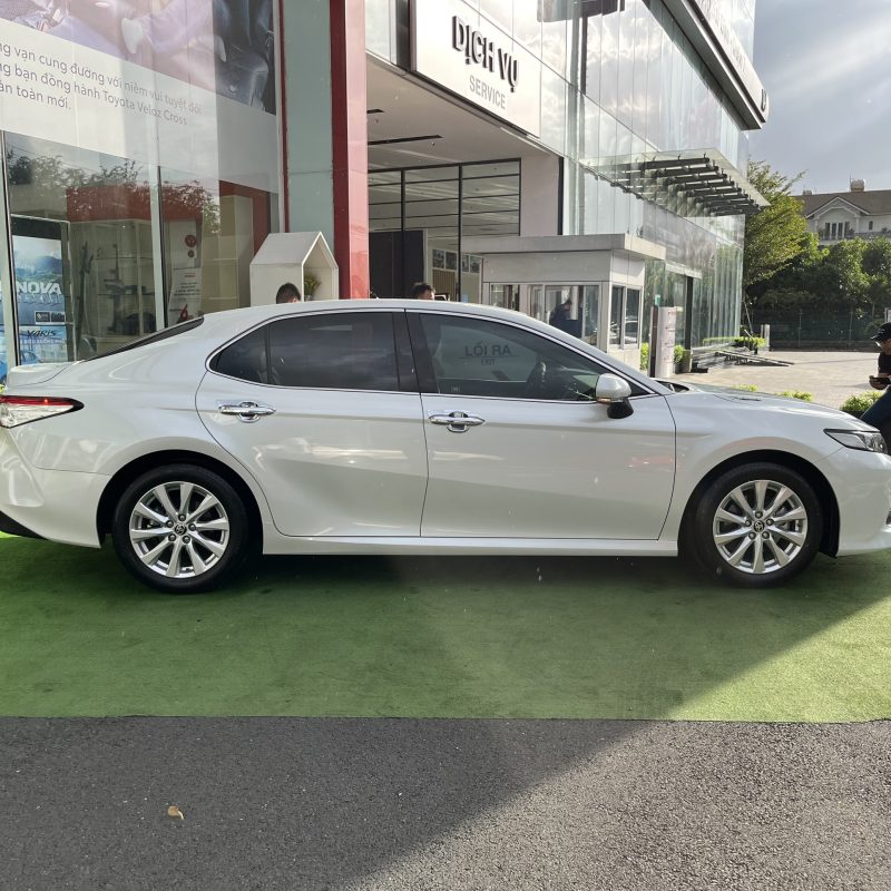 toyota camry 2.0 2020 siêu lướt