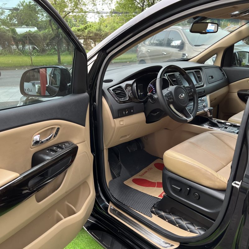 kia sedona 2019 2.2 dầu full giá mềm