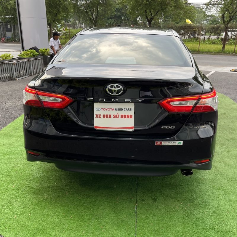 toyota camry 2.0 2020 đen gia đình dùng