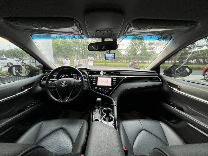 toyota camry 2.0 2020 đen gia đình dùng