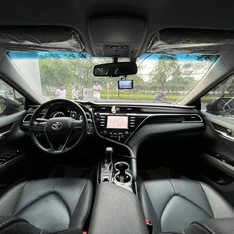 toyota camry 2.0 2020 đen gia đình dùng