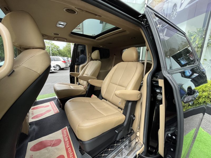 kia sedona 2019 2.2 dầu full giá mềm