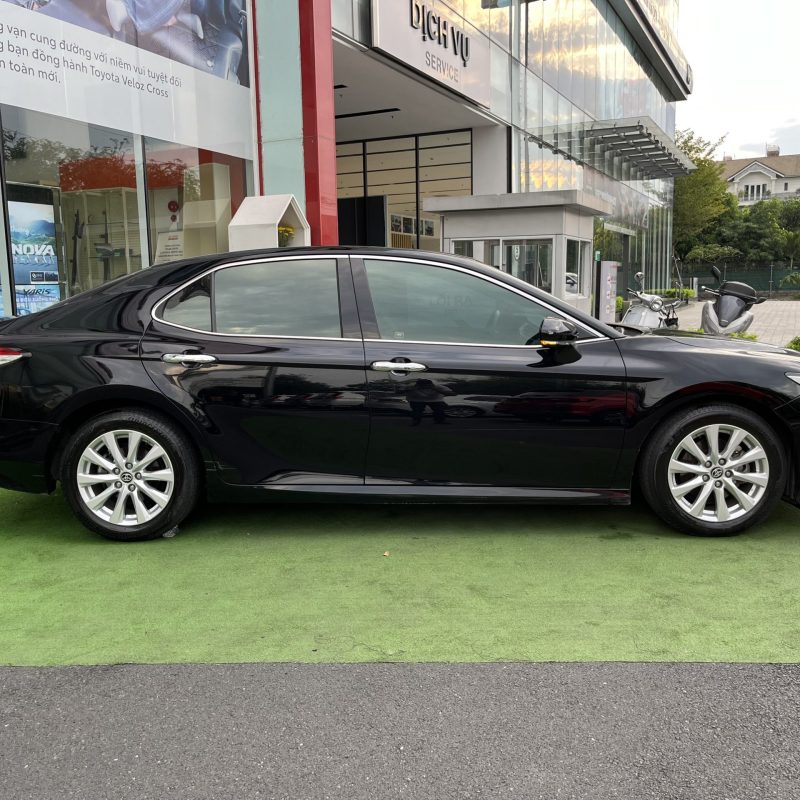 toyota camry 2.0 2020 đen gia đình dùng