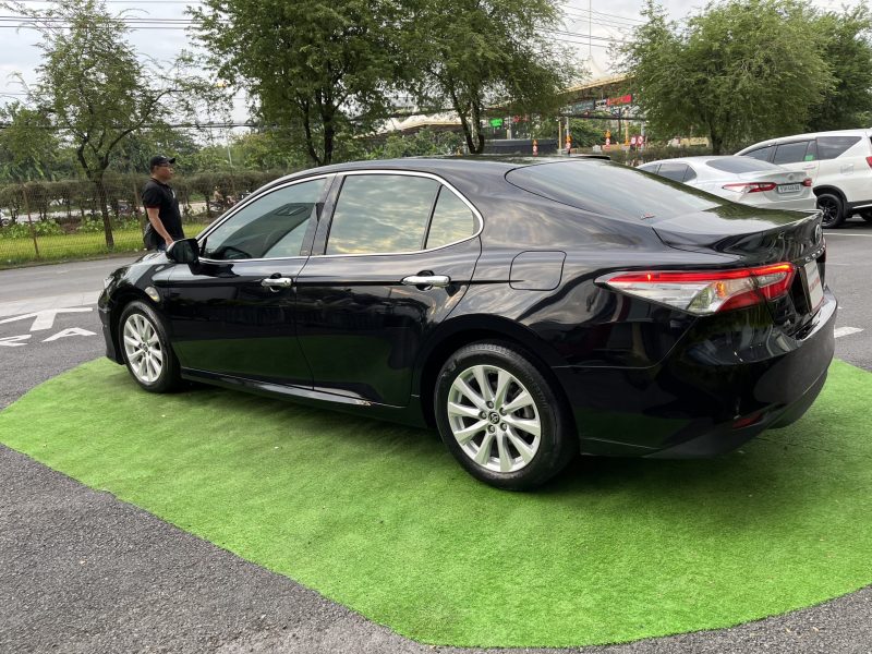 toyota camry 2.0 2020 đen gia đình dùng