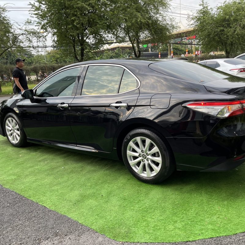toyota camry 2.0 2020 đen gia đình dùng