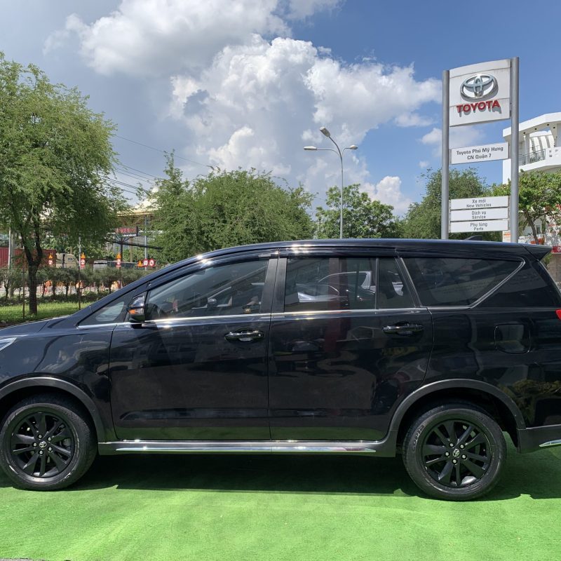 toyota innova venturer 2019 màu đen giá tốt