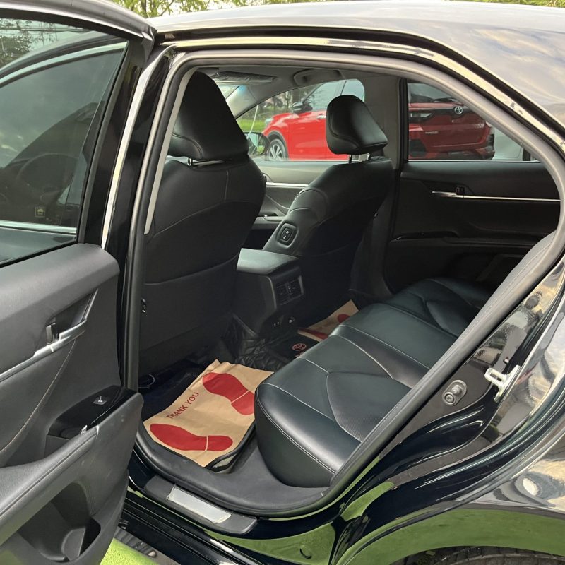 toyota camry 2.0 2020 đen gia đình dùng
