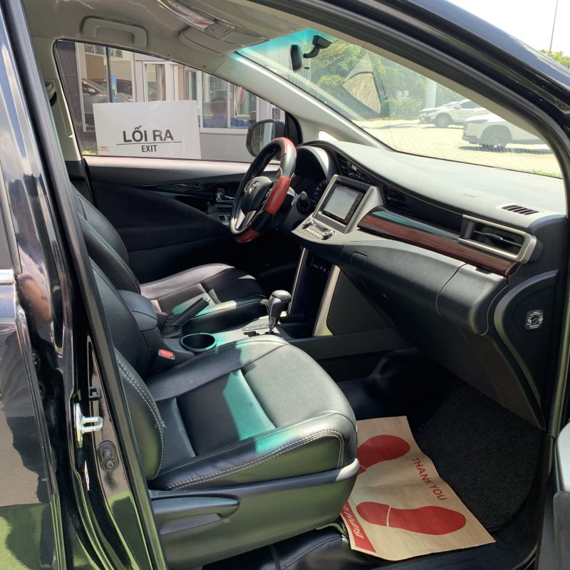 toyota innova venturer 2019 màu đen giá tốt