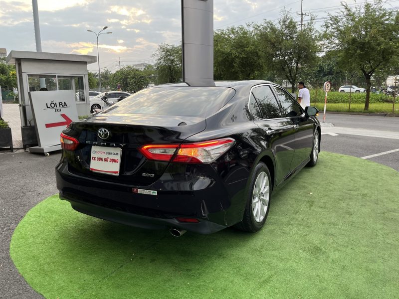 toyota camry 2.0 2020 đen gia đình dùng