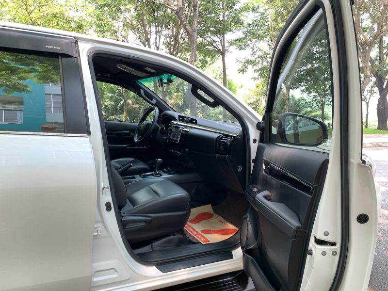toyota hilux 2019 2 cầu 2.8at