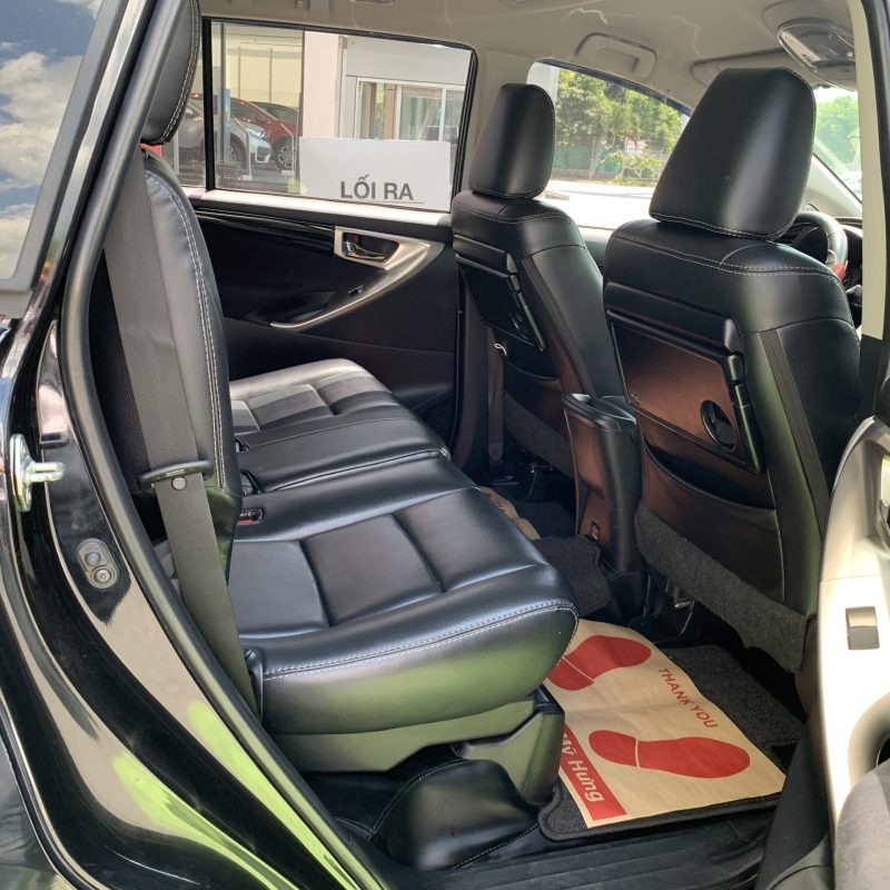 toyota innova venturer 2019 màu đen giá tốt