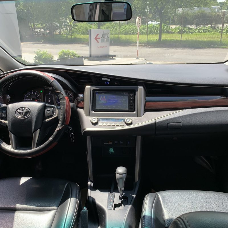 toyota innova venturer 2019 màu đen giá tốt
