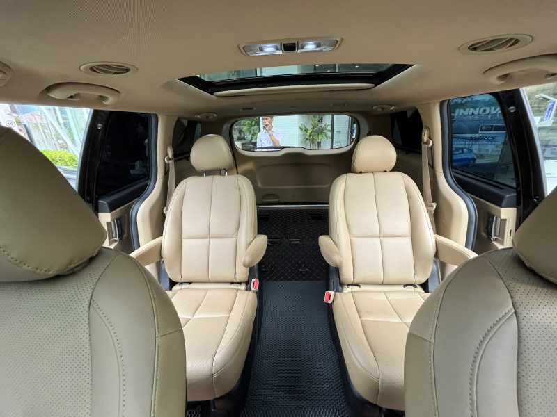 kia sedona 2019 2.2 dầu full giá mềm