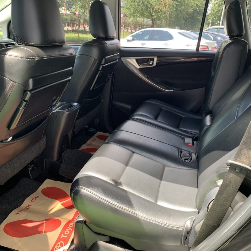toyota innova venturer 2019 màu đen giá tốt