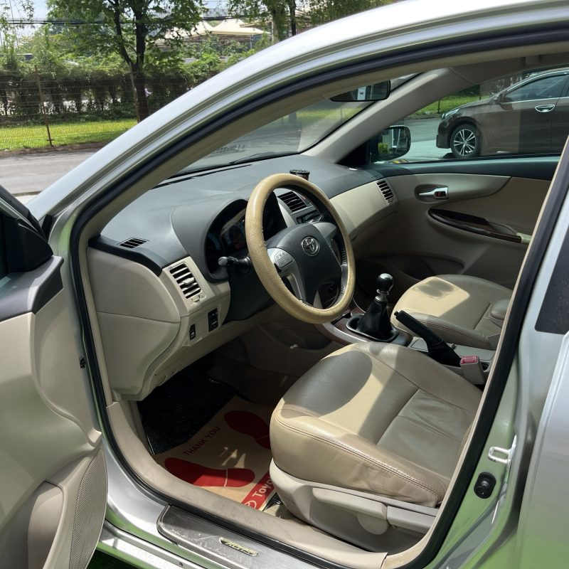 toyota altis số sàn 2012 giá tốt