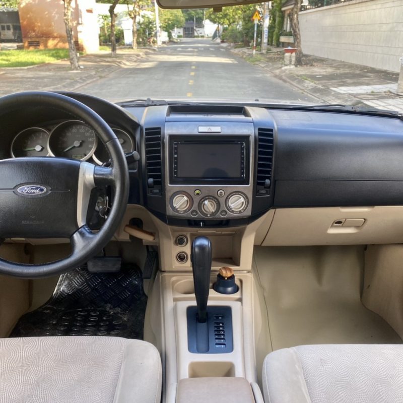 Ford Everest số tự động cũ đời 2008 giá tốt còn bớt