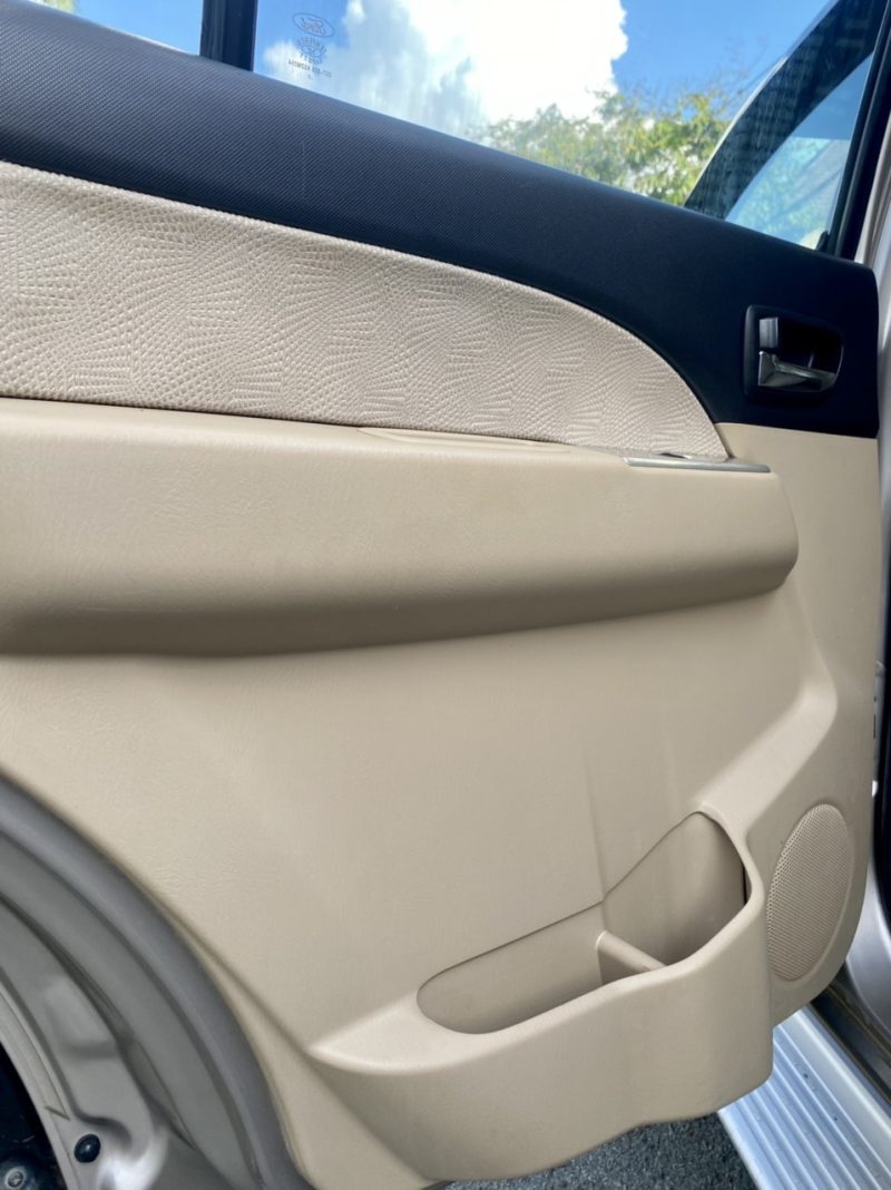 Ford Everest số tự động cũ đời 2008 giá tốt còn bớt