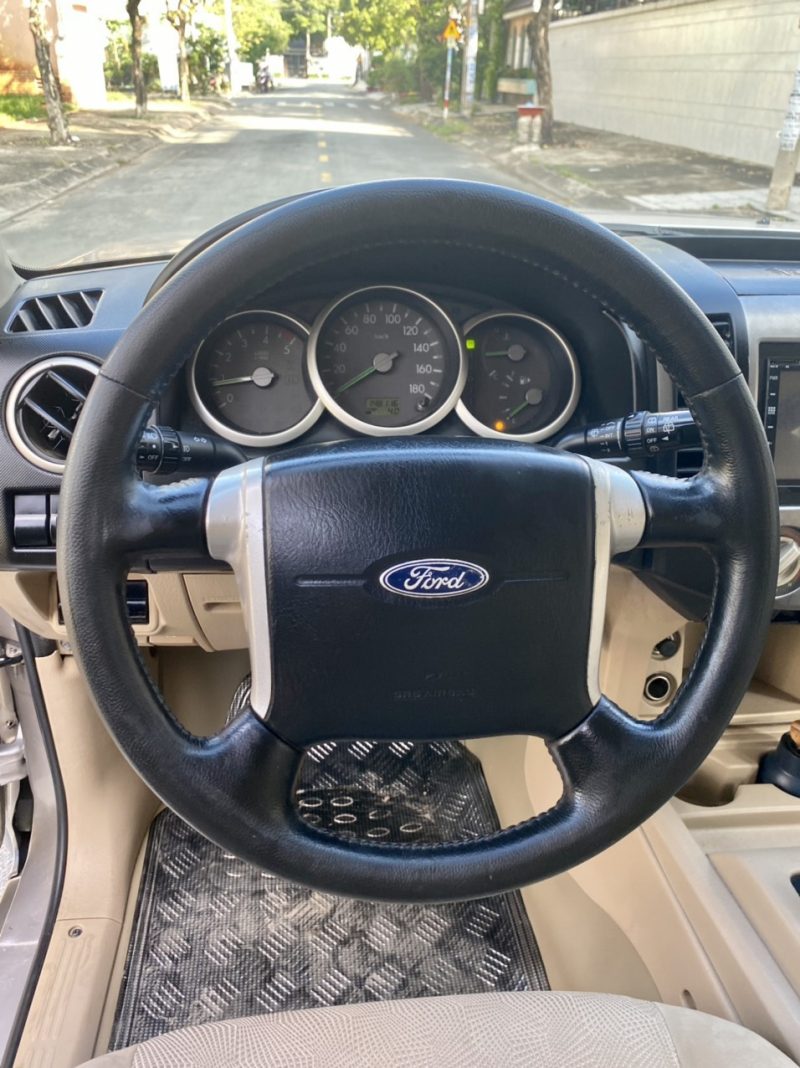 Ford Everest số tự động cũ đời 2008 giá tốt còn bớt