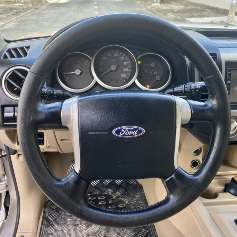 Ford Everest số tự động cũ đời 2008 giá tốt còn bớt