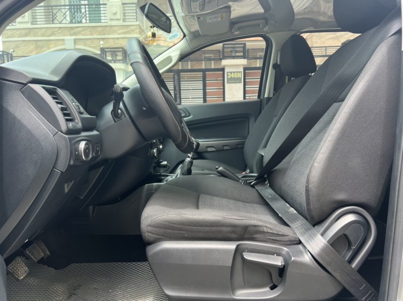 Ford Ranger XLS MT 2019 lên nắp thùng cao giá tốt