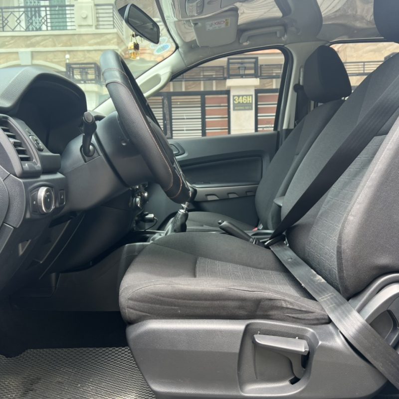 Ford Ranger XLS MT 2019 lên nắp thùng cao giá tốt