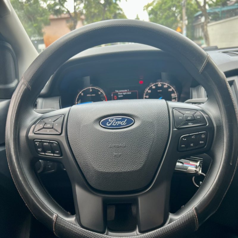 Ford Ranger XLS MT 2019 lên nắp thùng cao giá tốt