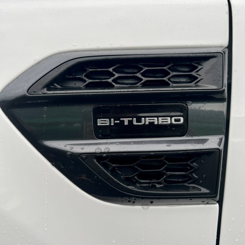 Ford Ranger Wildtrak 2.0 Biturbo 2019 màu trắng giá tốt