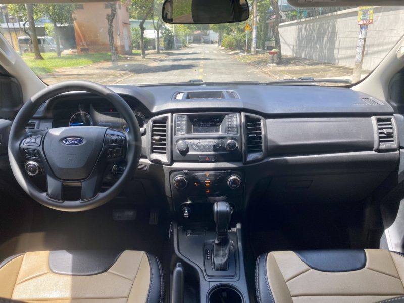 Ford Ranger XLS AT sản xuất 2018 xe đẹp giá tốt