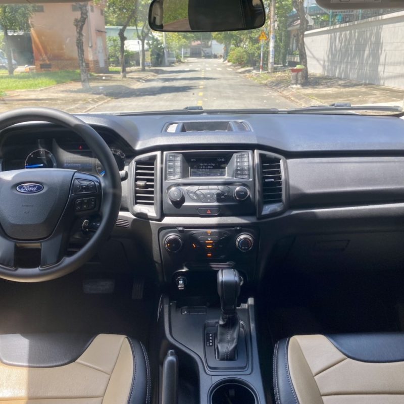 Ford Ranger XLS AT sản xuất 2018 xe đẹp giá tốt