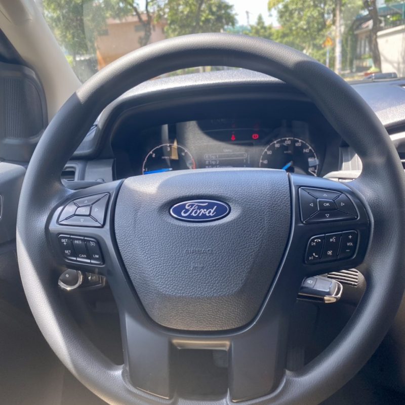 Ford Ranger XLS AT sản xuất 2018 xe đẹp giá tốt