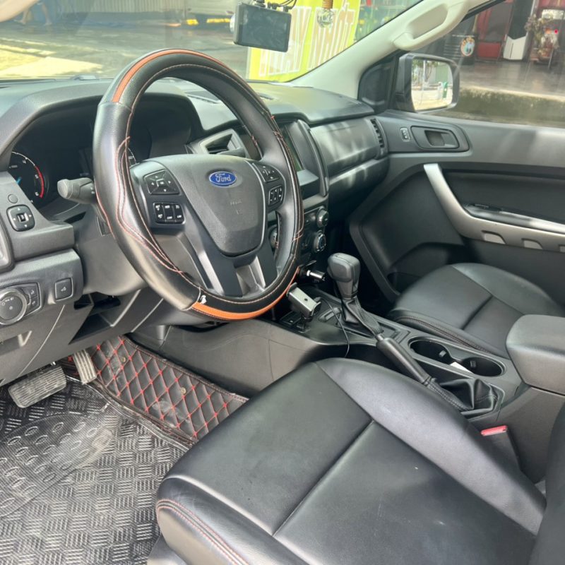 Ford Ranger XLS AT sản xuất 2020 siêu lướt - giá tốt