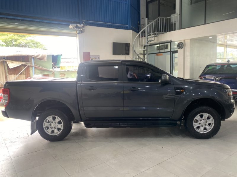 Ford Ranger XLS AT 1 cầu số tự động giá tốt