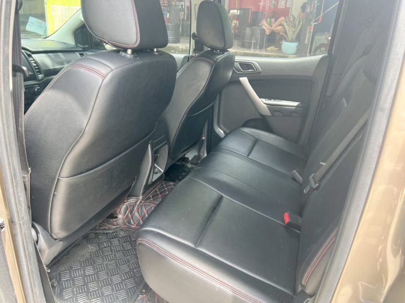 Ford Ranger XLS AT sản xuất 2020 siêu lướt - giá tốt