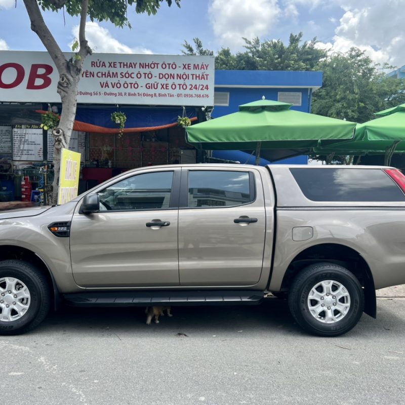 Ford Ranger XLS AT sản xuất 2020 siêu lướt - giá tốt