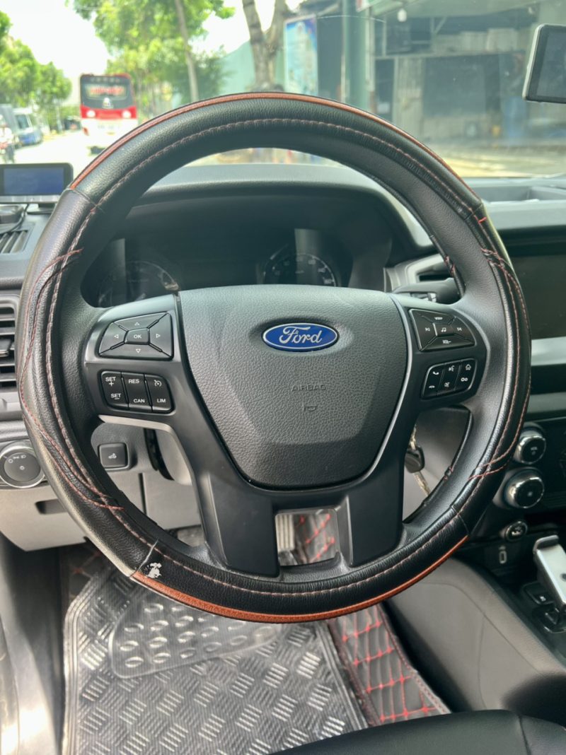 Ford Ranger XLS AT sản xuất 2020 siêu lướt - giá tốt