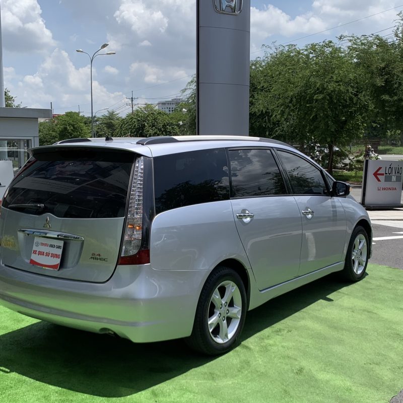 Mitsubishi Grandis 2.4AT sản xuất 2010 giá tốt còn thương lượng