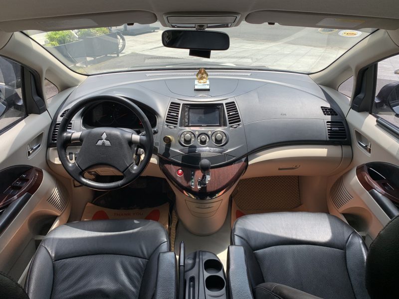 Mitsubishi Grandis 2.4AT sản xuất 2010 giá tốt còn thương lượng