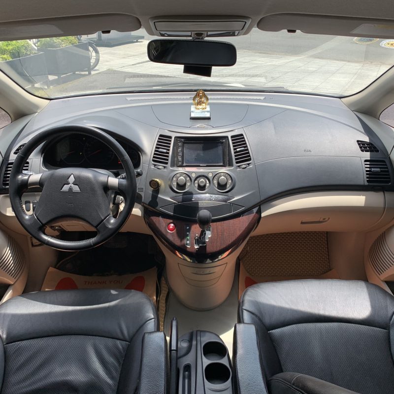 Mitsubishi Grandis 2.4AT sản xuất 2010 giá tốt còn thương lượng